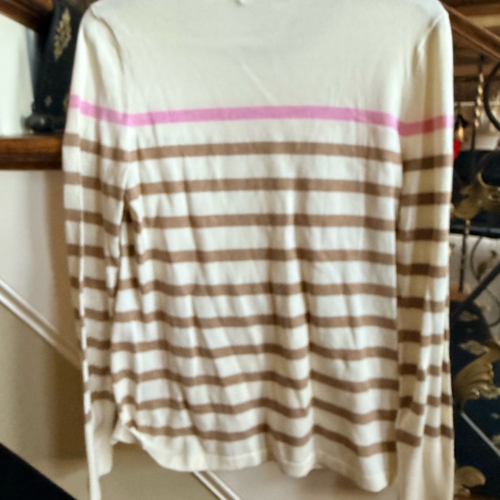 J.McLaughlin Lightweight Sweater. Size S Long Sleeves.Few small imperfections - Picture 6 of 9